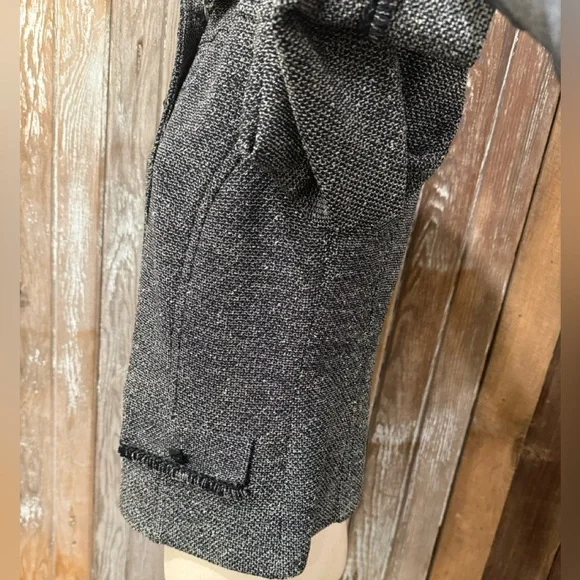 St. JOHN COLLECTION 10 Black White Tweed 3/4 Sleeve Metallic Fringe Trim Jacket - Picture 8 of 15